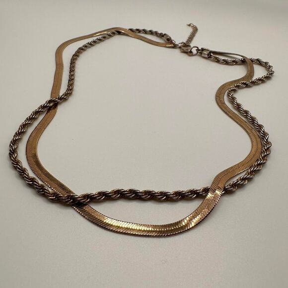Layered gold chain necklace - Picture 2 of 8